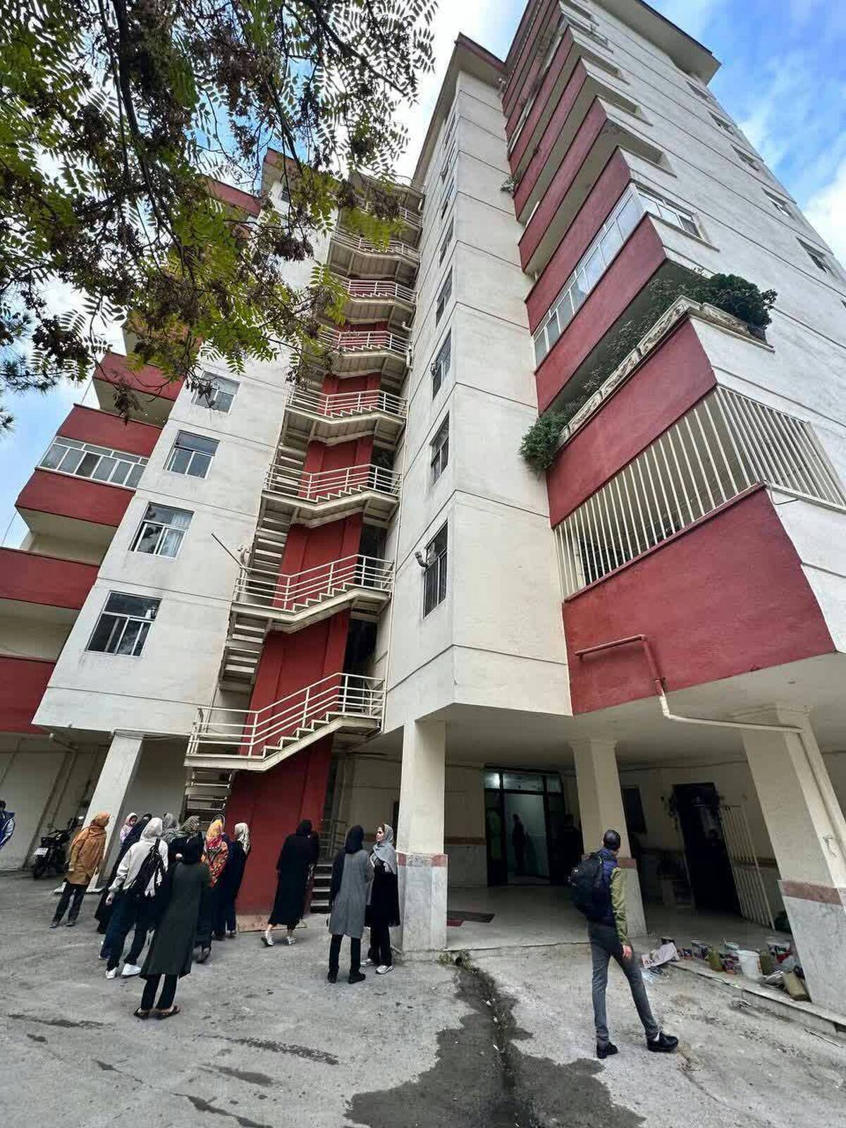 نشت گاز مونوکسید کربن در یک مجتمع بزرگ مسکونی در لویزان تهران