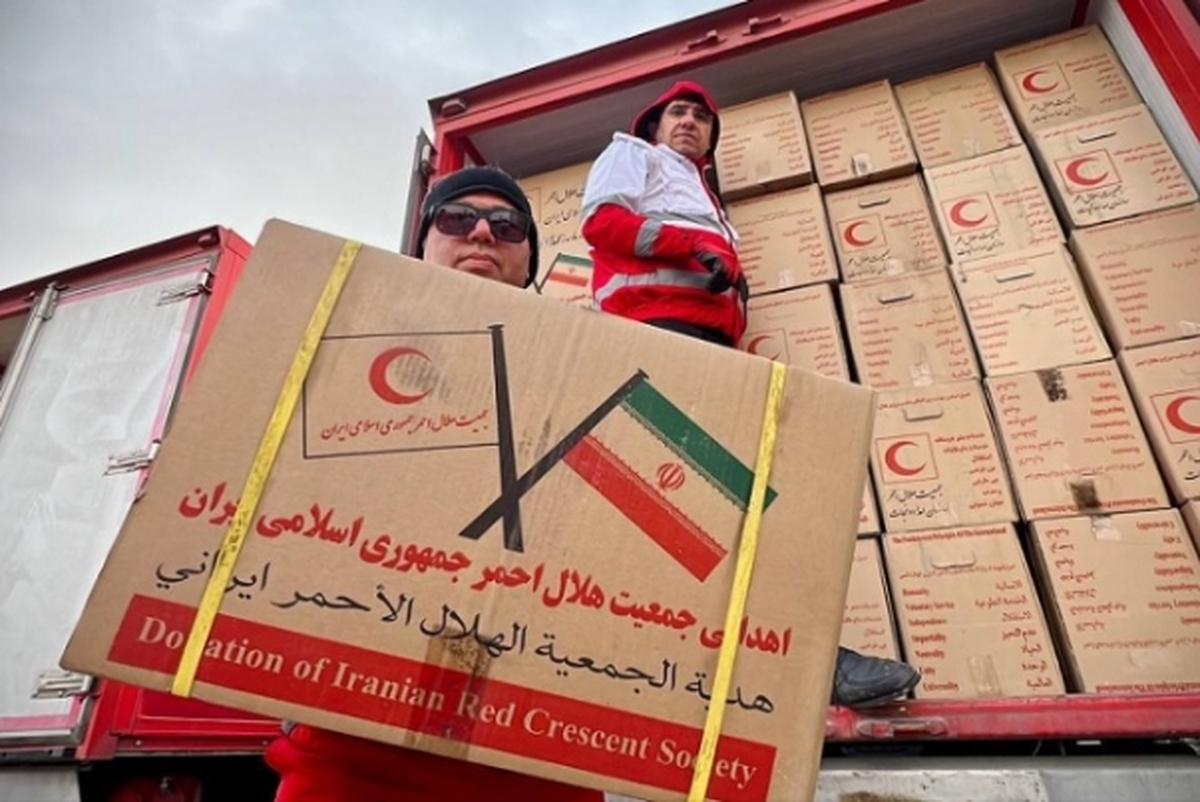 کمک‌های مردمی به لبنان با هماهنگی صلیب سرخ توزیع می‌شود