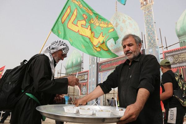 مواکب گروه‌های مقاومت به زائران جمکران خدمت‌رسانی می‌کنند