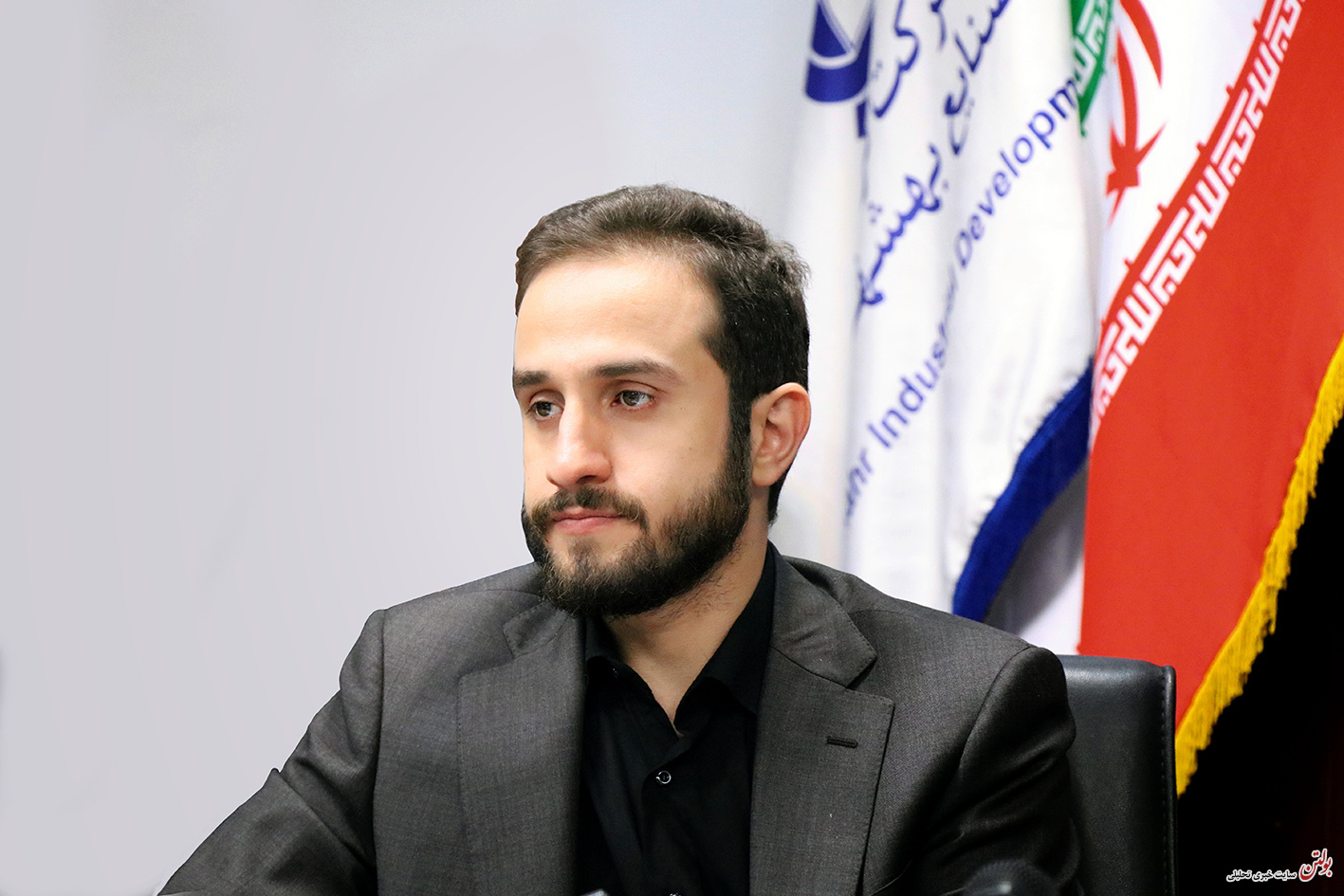نتیجه‌های چشم به دشمن دوختن