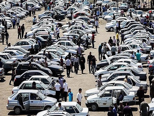 کاهش ۱۰ تا ۵۰ میلیون تومانی قیمت خودروها در یک روز