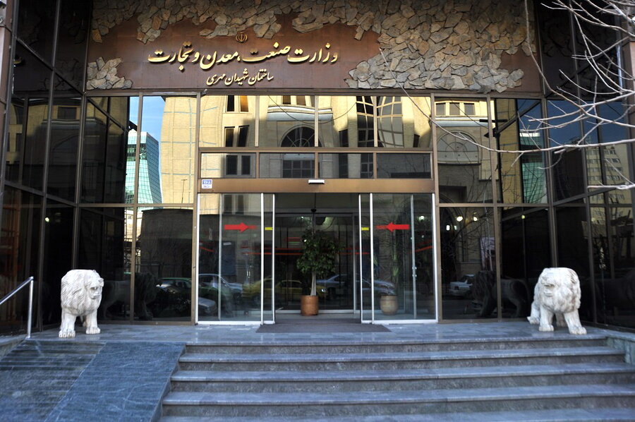 وزارت صمت: تصویب افزایش ۷۰ درصدی قیمت خودرو صحت ندارد