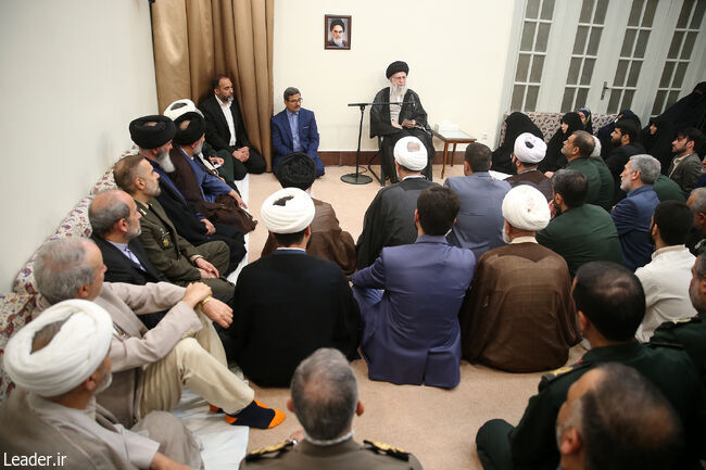 رهبر انقلاب: حرکت مدافعان حرم نقشه دشمنان را خنثی کرد