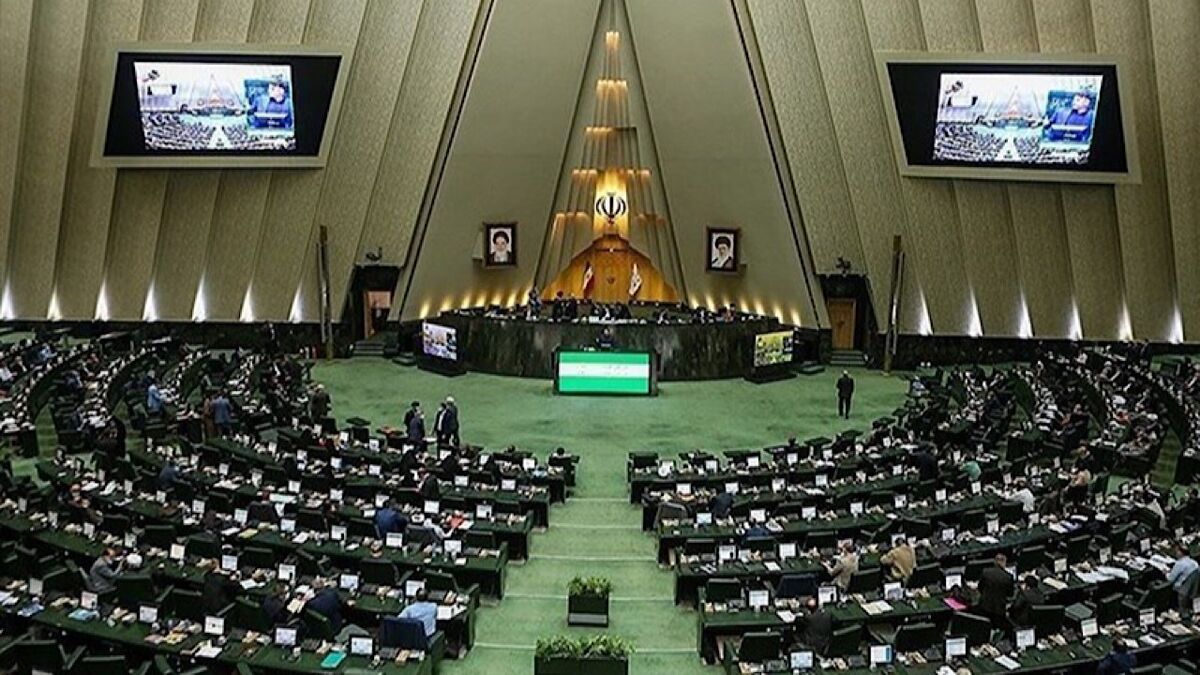 «مجلس» گزارش نقض قانون انتصاب اشخاص در مشاغل حساس را بررسی می‌کند