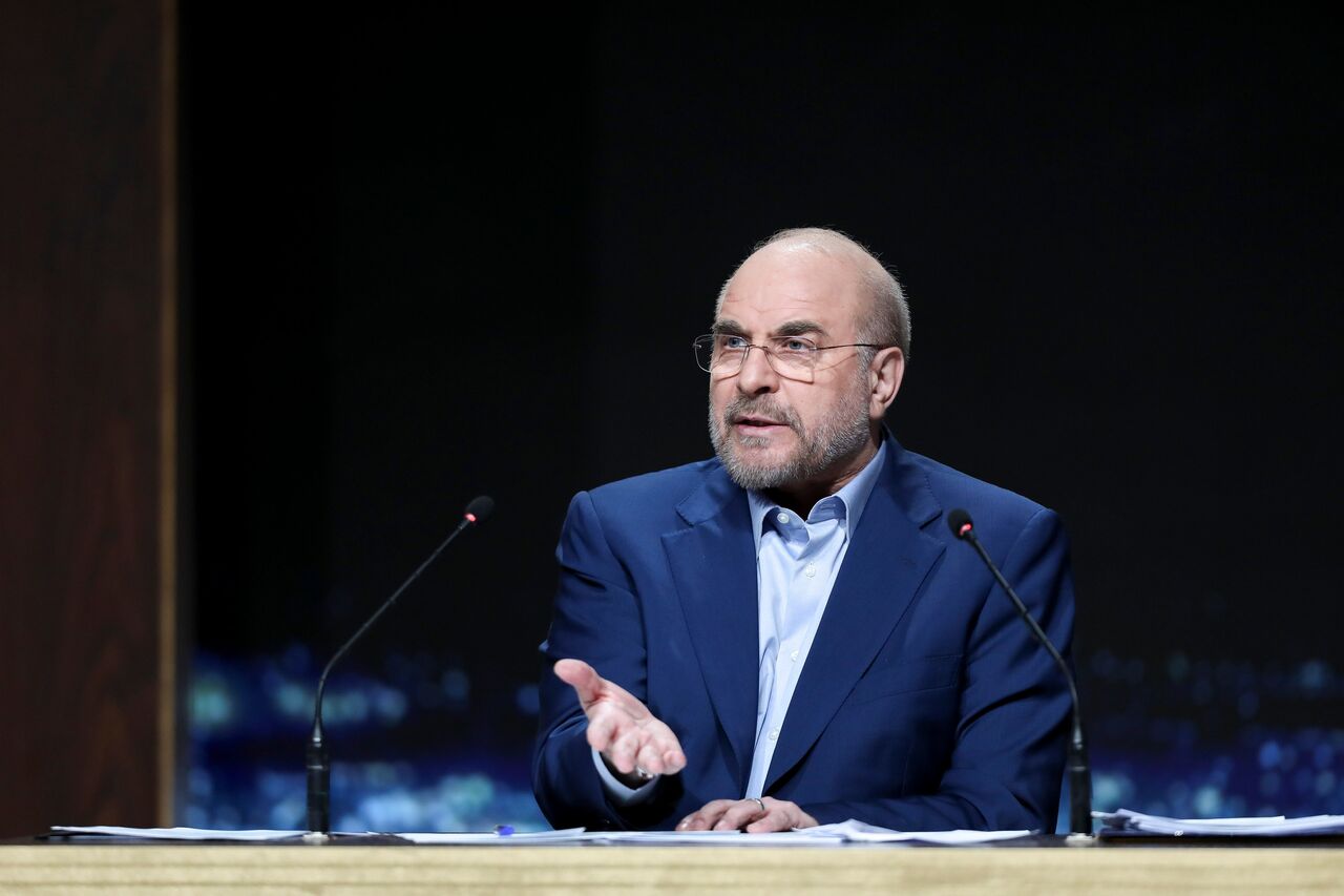 قالیباف در مناظره:متاسفانه مردان برای زنان تصمیم می‌گیرند