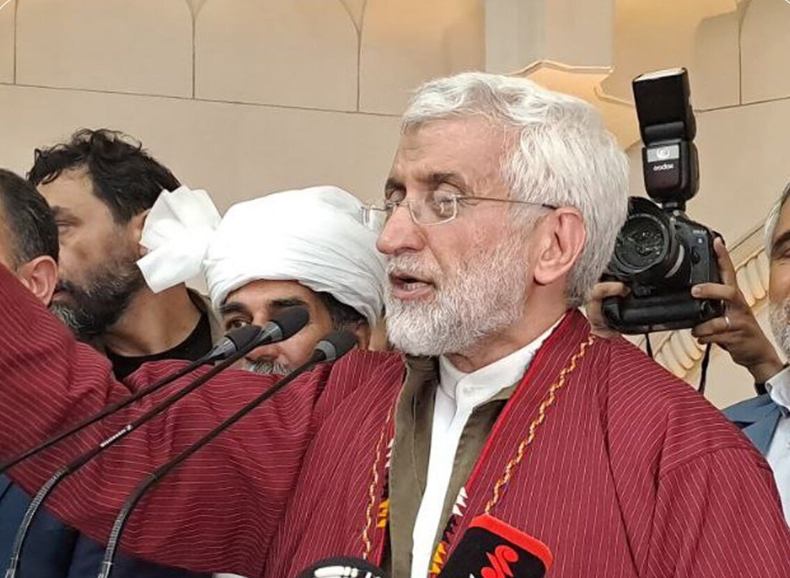 جلیلی: می‌خواهند دوباره همان نسخه غلط منسوخ را برای مردم بپیچند