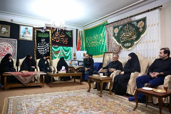 شهید سلیمانی الگوی مجاهدت و دور کردن حب منصب و مقام از خود بود