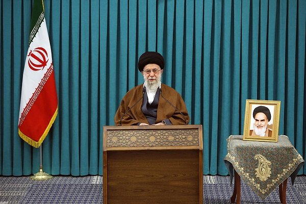  رهبر معظم انقلاب: کاهش هزینه تولید و افزایش بهره وری از نتایج اقتصاد دانش بنیان است