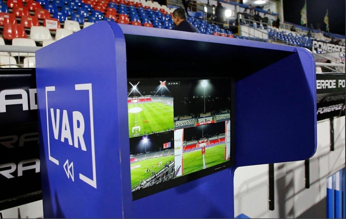 VAR در ایران نقش قوطی کبریت را دارد