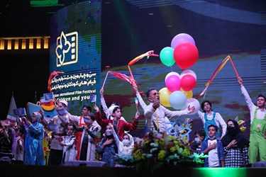  سی و چهارمین جشنواره بین المللی فیلم‌های کودکان و نوجوانان با شعار «سینما، سرزمین خیال» کار خود را در اصفهان آغاز کرد. این دوره از جشنواره قرار است به صورت مجازی و فیزیکی از امروز، شانزدهم مهرماه تا بیست و یکم این ماه برگزار شود.